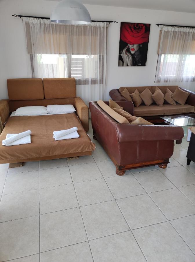 Rina * Paphos